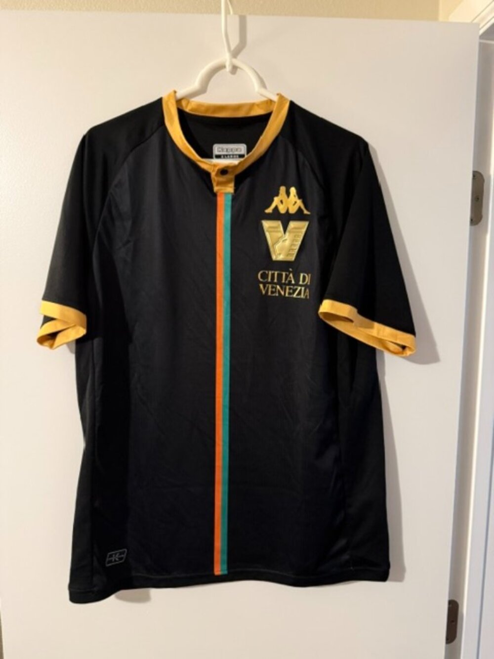 Kappa Venezia FC 2019/20 Third Soccer Jersey Black/Gold Men’s Extra Large